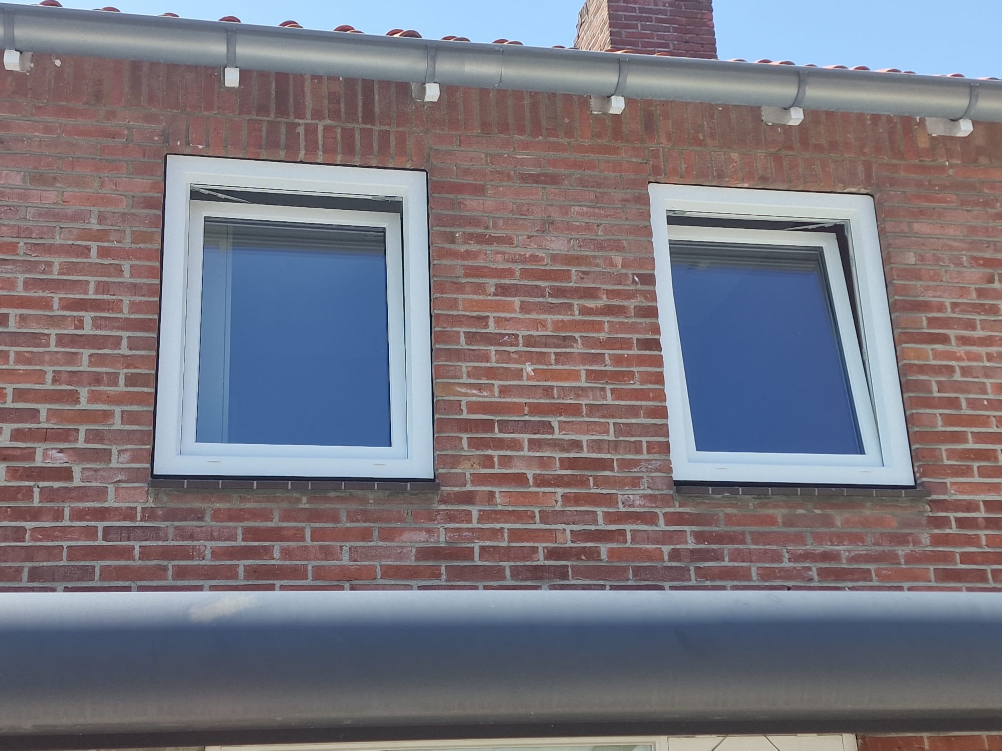 Nieuwe kunststof slaapkamerkozijnen op de verdieping in Nuenen