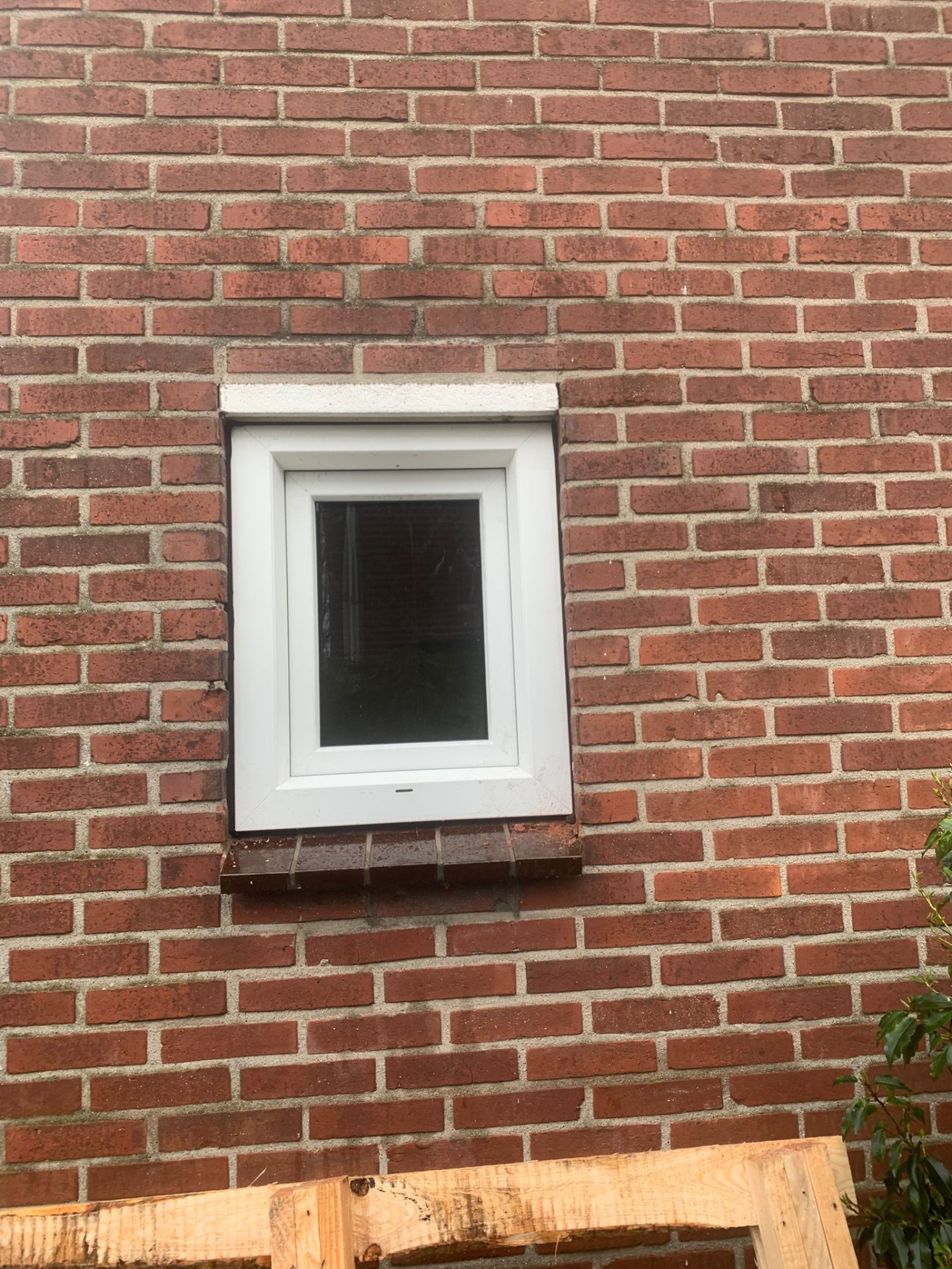 Houten kozijnen geplaatst