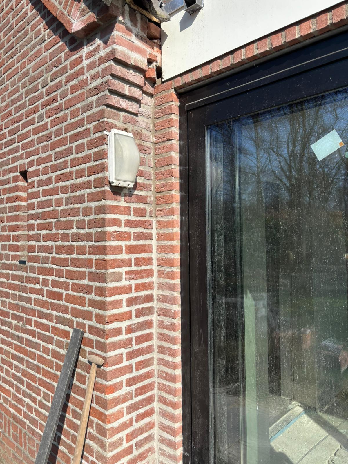 Metselwerk en schuifpui detail Veldhoven