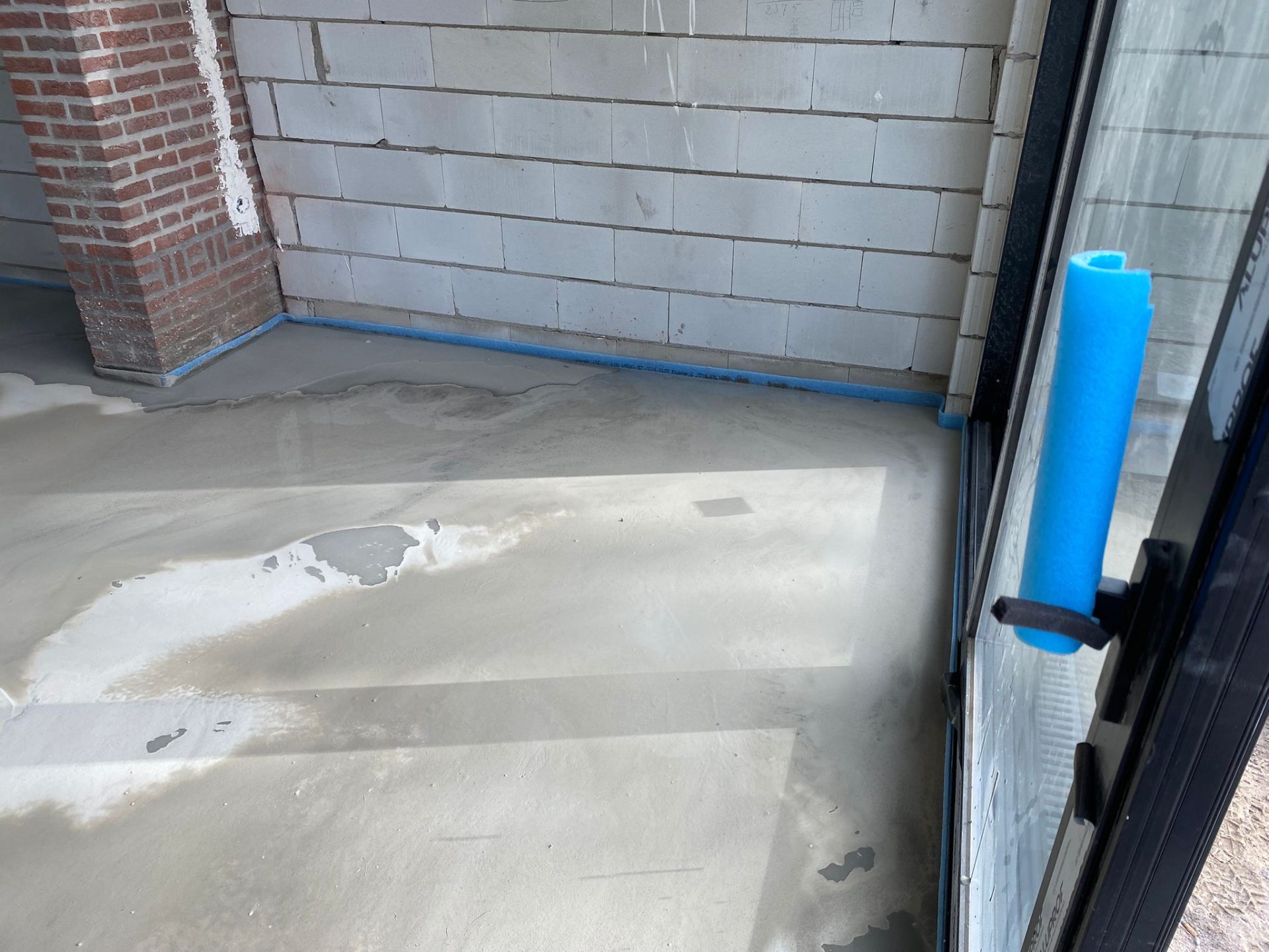 Vloerverwarming aanleg uitbouw Veldhoven schuifpui